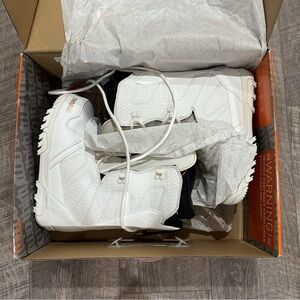 ThirtyTwo Exit Women's Snowboard Boot White 2017/2018